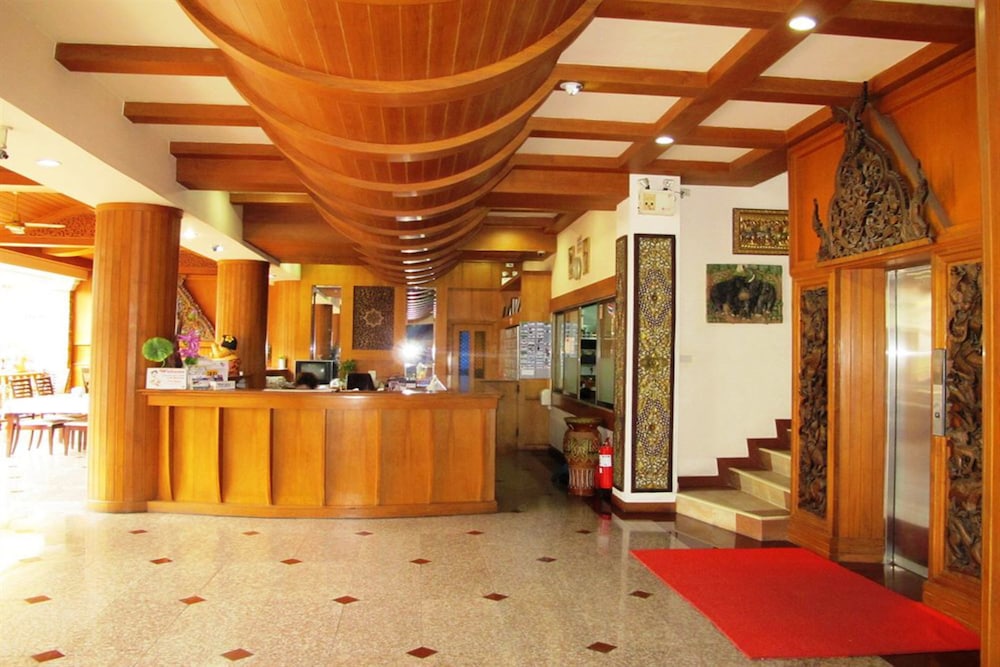 P 72 Hotel Bar 5/50