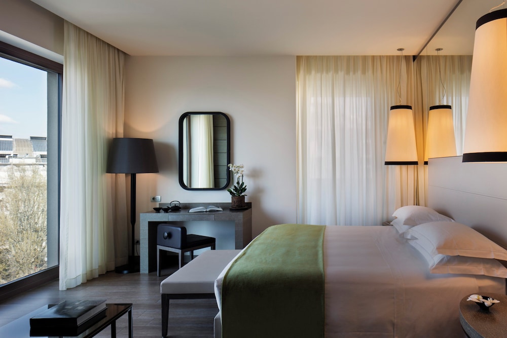Room, Triple, Queen Bed, Sofa, Starhotels E.C.Ho. 6/9