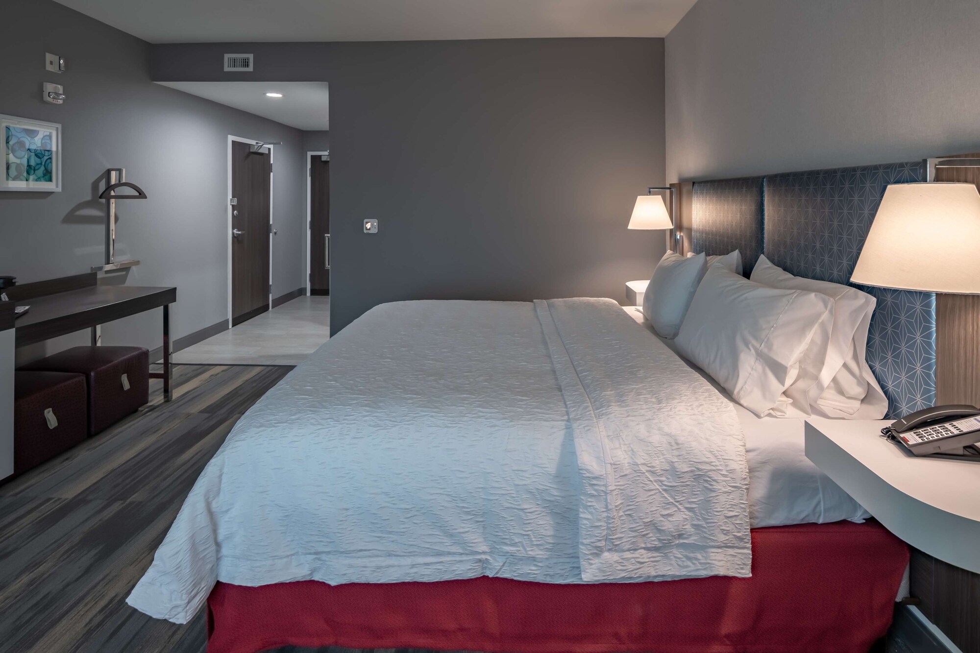 ROOM, KING BED, ACCESSIBLE