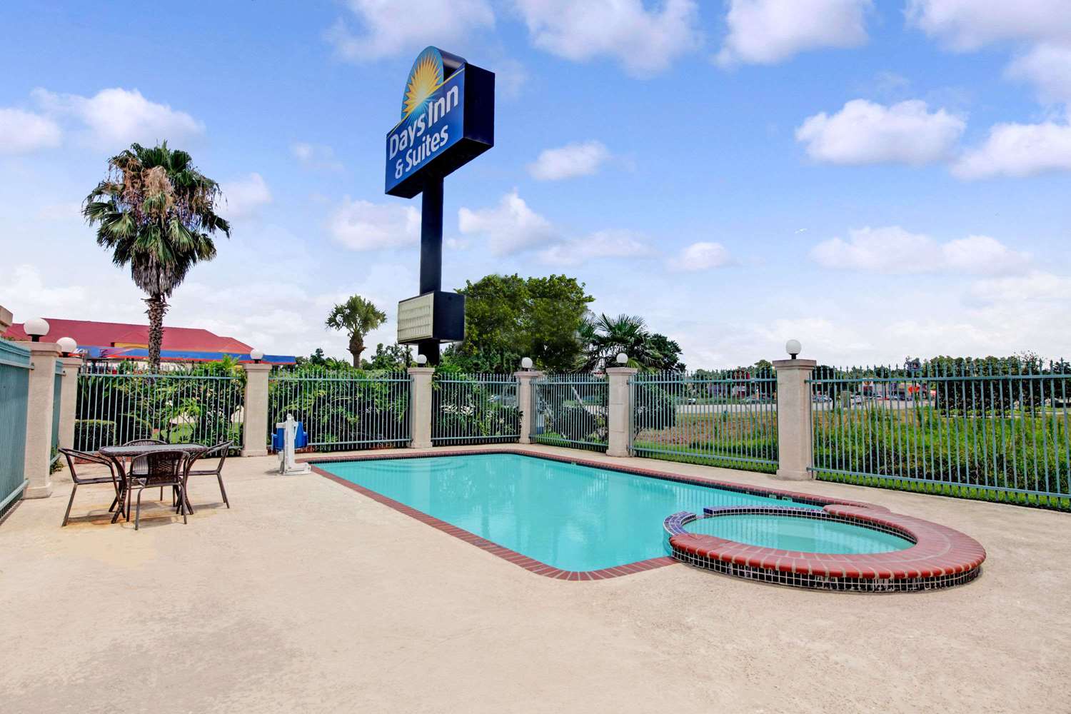 Days Inn & Suites by Wyndham Houston North/Spring 6/9