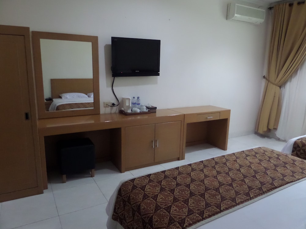 ARINI HOTEL 20/43