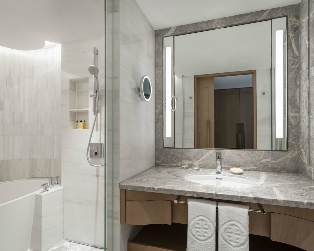 China World Hotel, Beijing, A Shangri-La Hotel 22/72