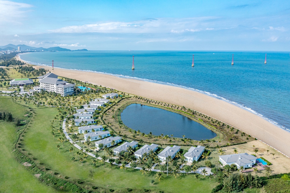 Melia Vinpearl Cua Hoi Affiliated by Melia 53/61