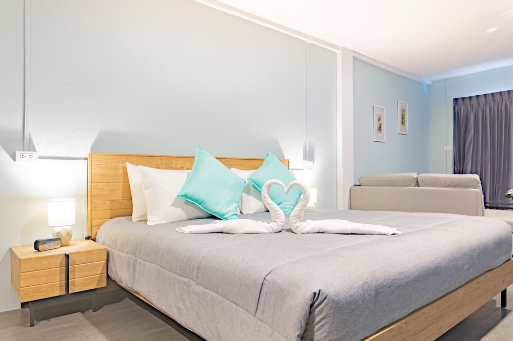 The Beach Cha Am Suite 10/50