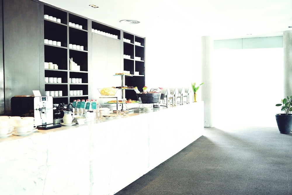 Morrissey Hotel Residences 7/60