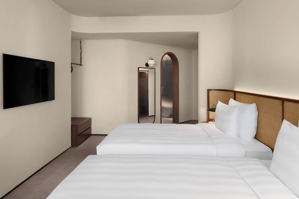 Superior, Twin Beds, Convertible Double Bed