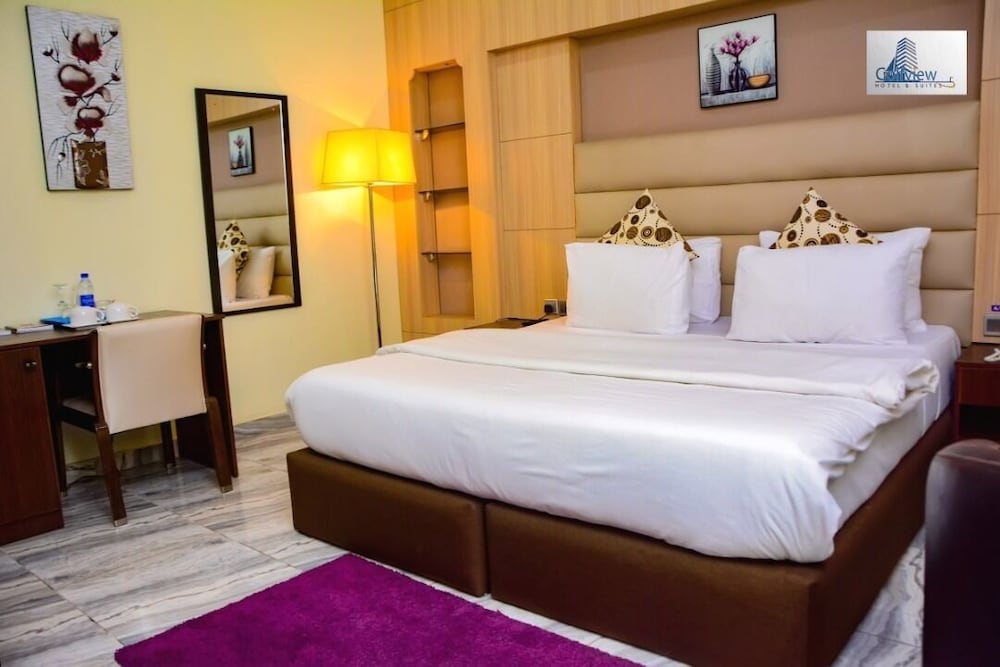 Golfview Hotel and Suites 12/63