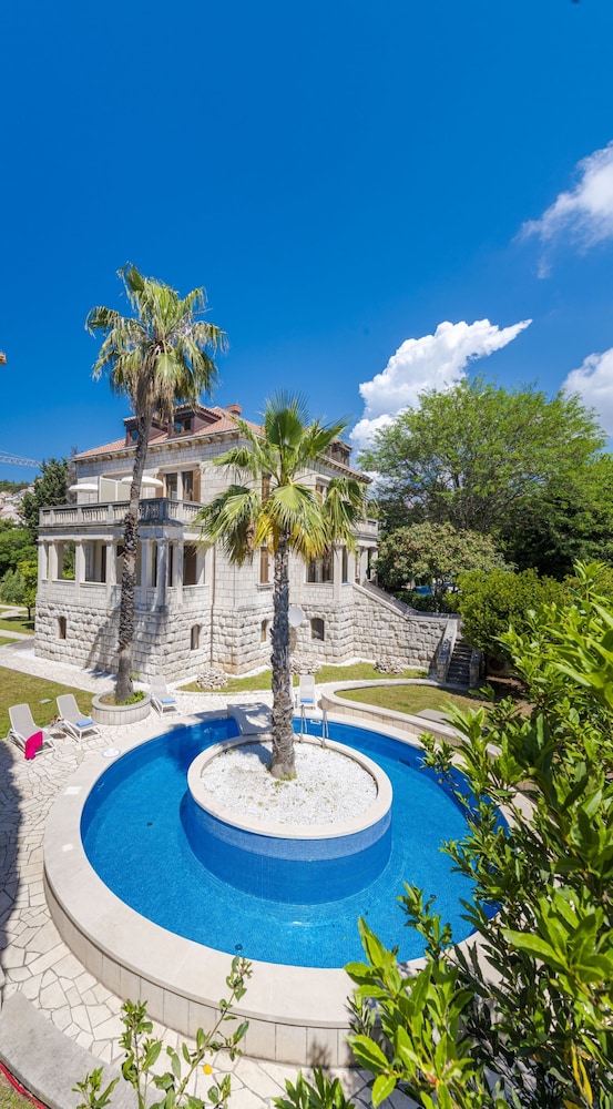 Boutique Villa Filaus 65/73