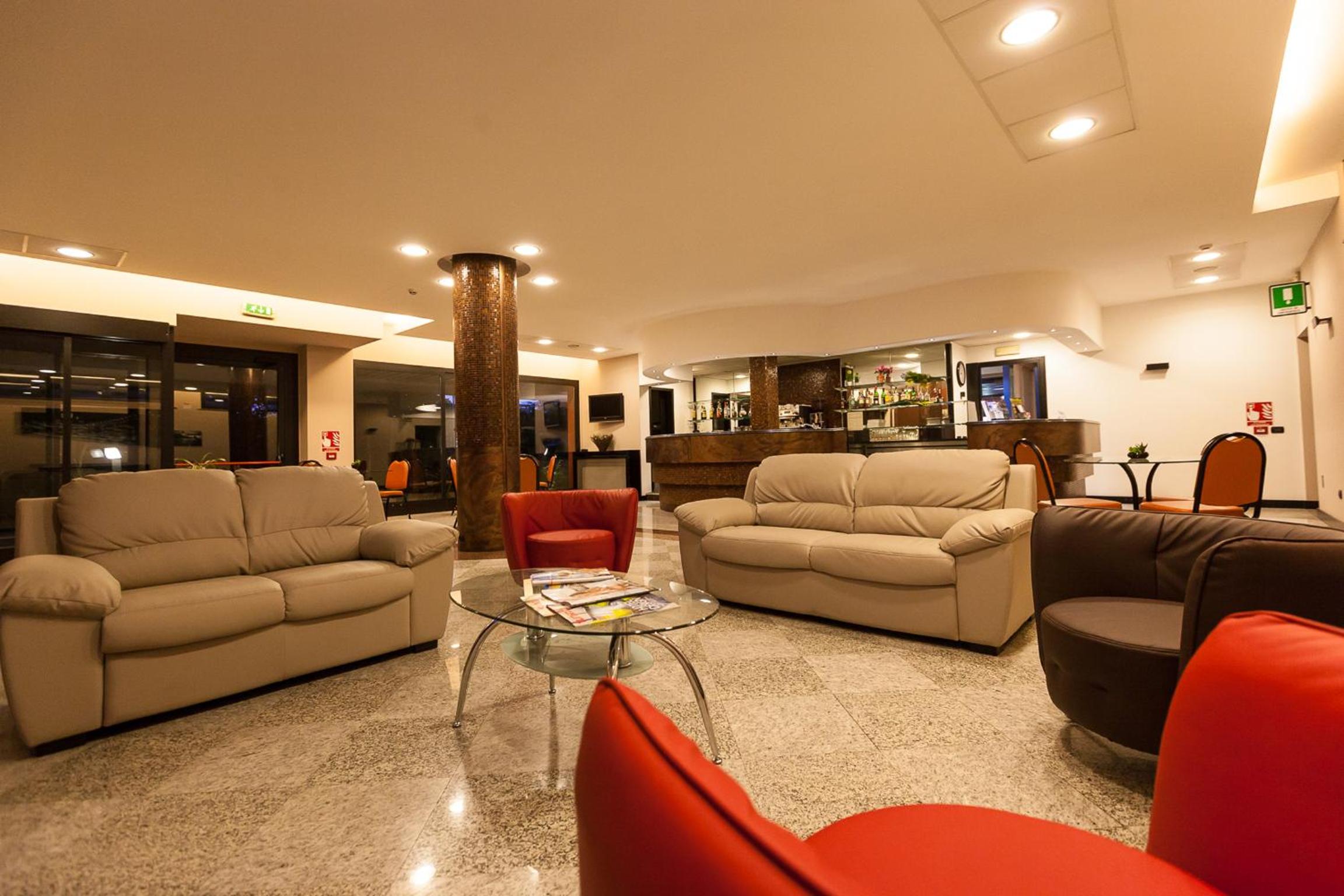 Blue Relais Maggiore 37/57