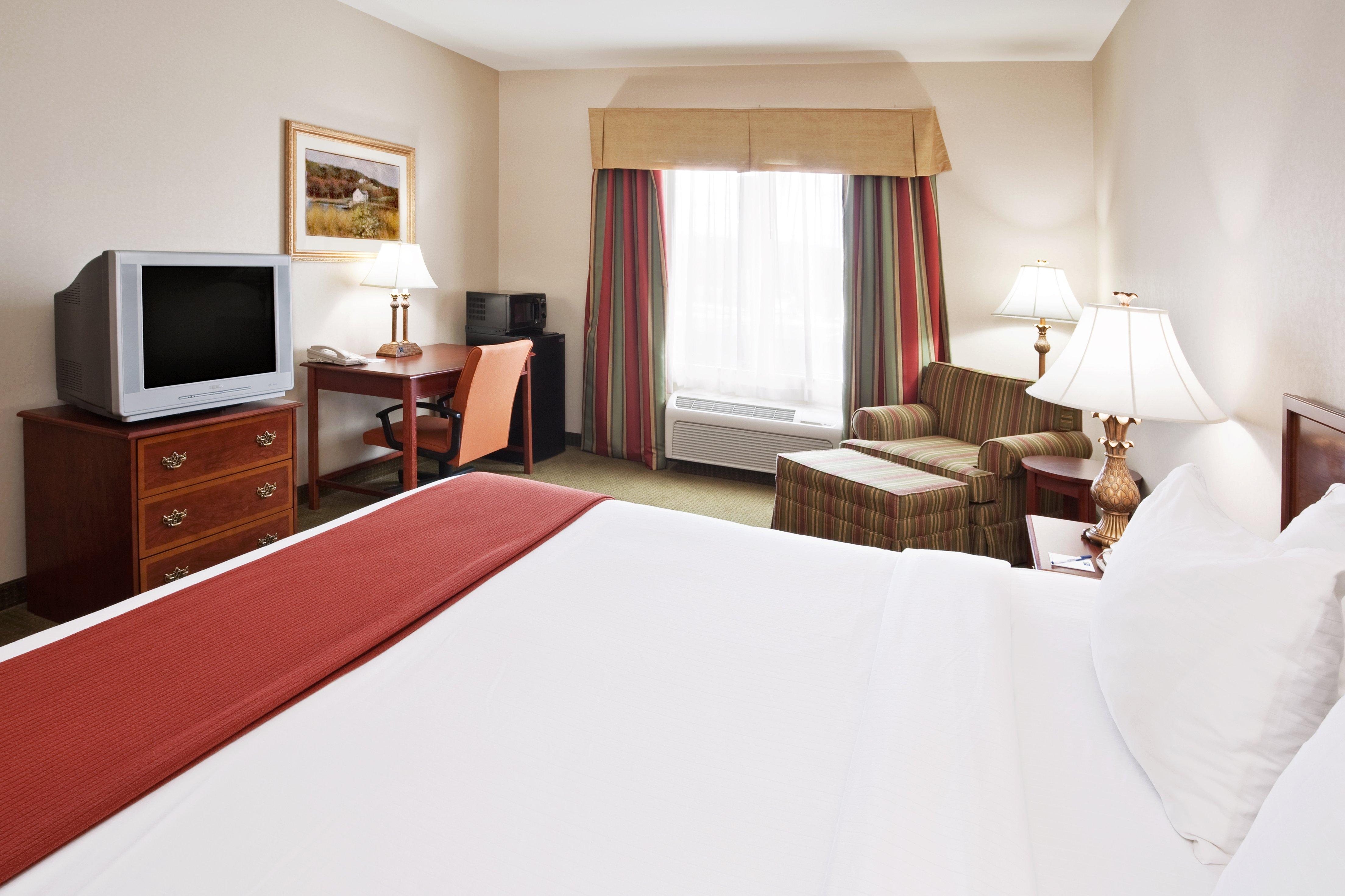 Standard, Queen Bed