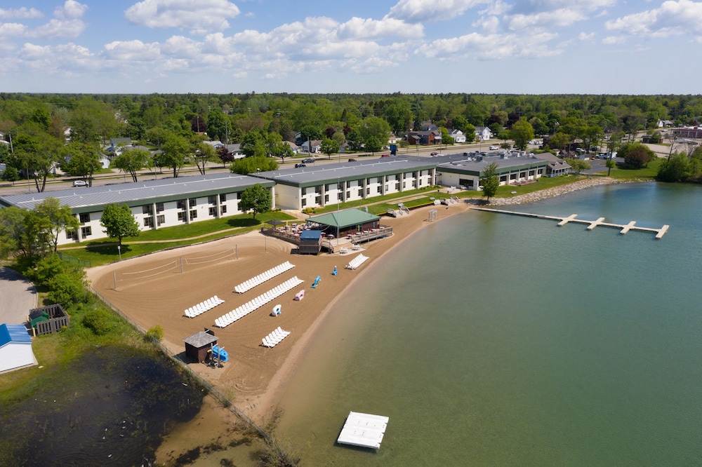 Tawas Bay Beach Resort 5/47