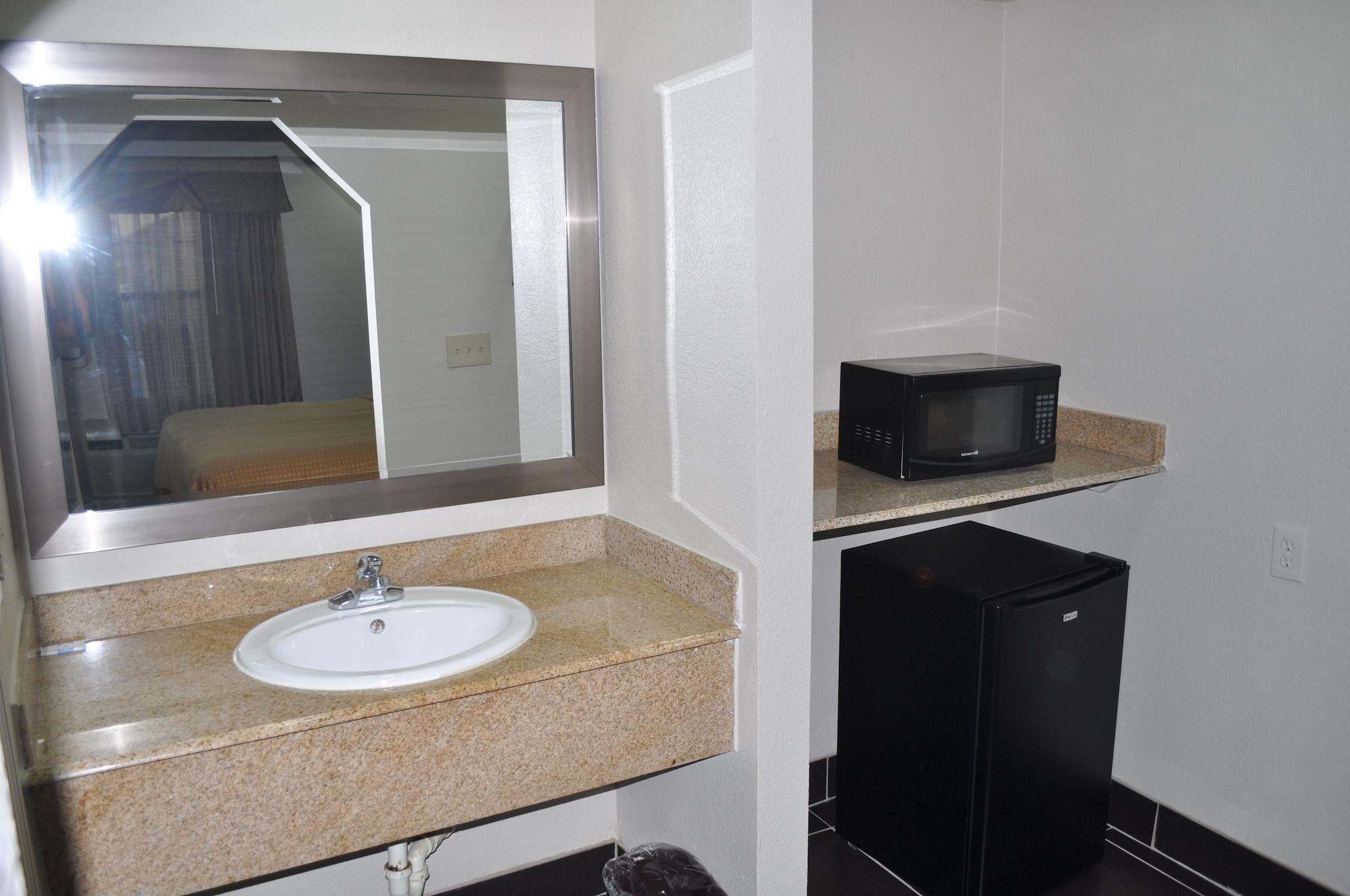 Downtown Suites Dallas 20/20