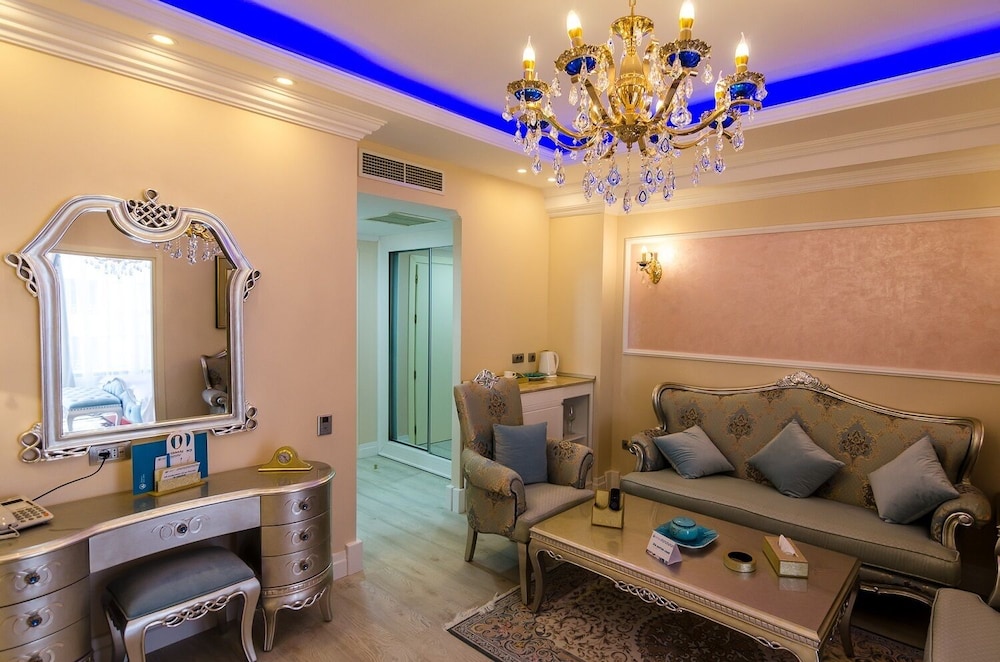 Phoenicia Royal 30/50