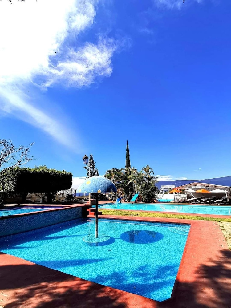 Resort y Balneario Los Angeles 24/50