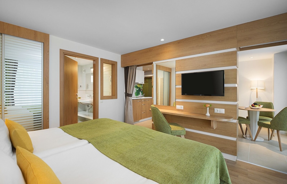Hotel Forest Beach 9/40