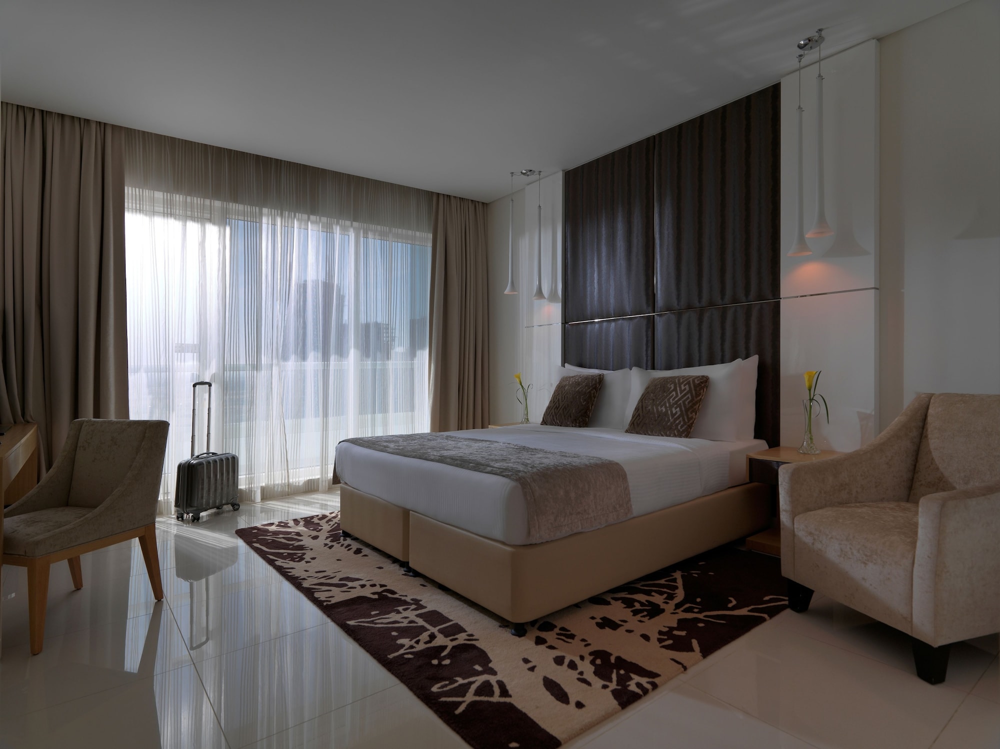 DELUXE, DOWNTOWN VIEW