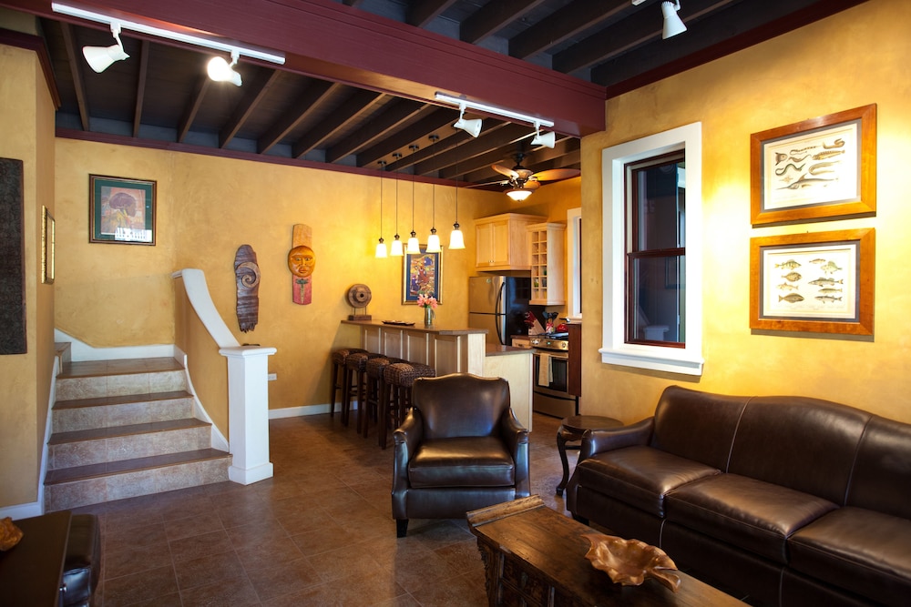 Hermosa Cove Villa Resort and Suites 28/39