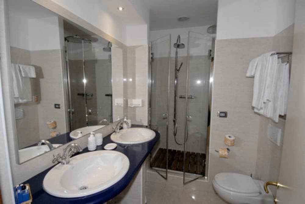 Hotel Porto Roca 37/38