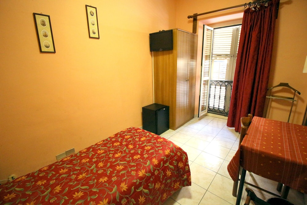 Hotel Italia 24/51
