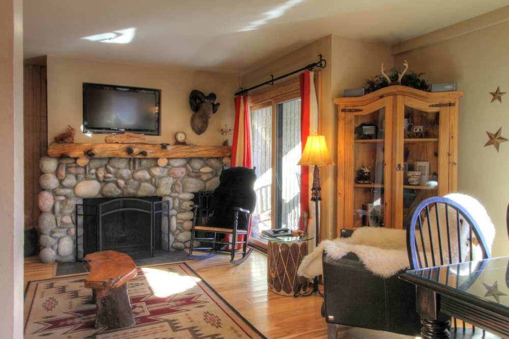 Vail 21 Condominiums 38/60