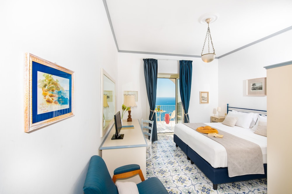 Grand Hotel Tritone 12/76