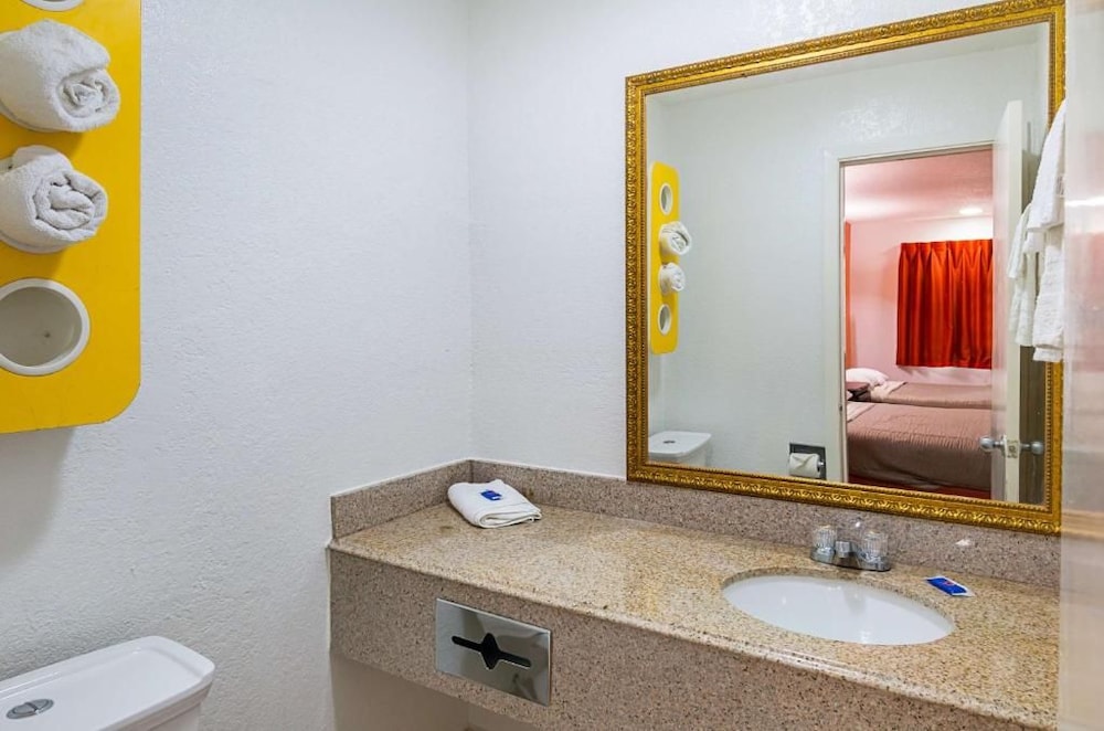 Motel6 Red Oak, TX - Dallas 31/37