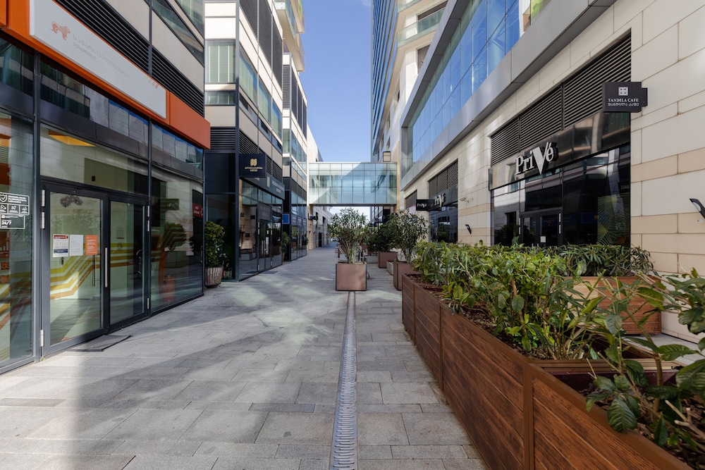 MiraMar Luxury Residences 73/86