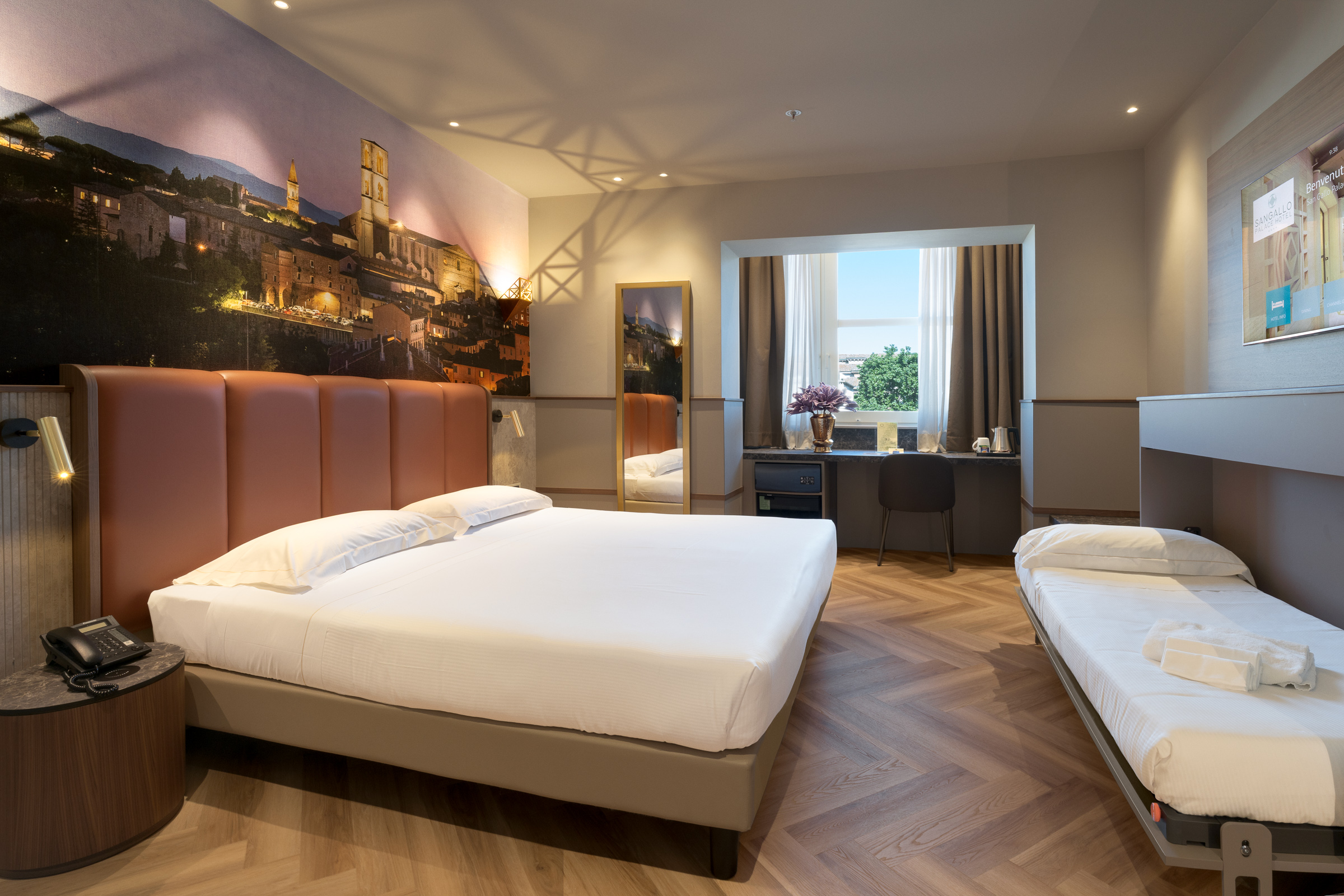 غرفة قياسية ثلاثية، Sangallo Palace 3/5