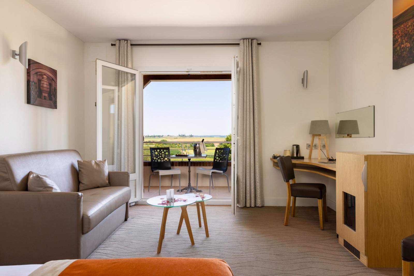 HOTEL LE VAL MORET 10/19