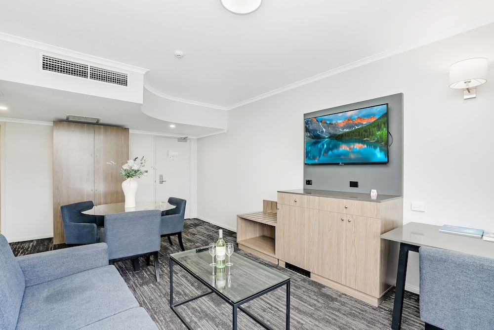 CAIRNS SHERIDAN HOTEL 37/45