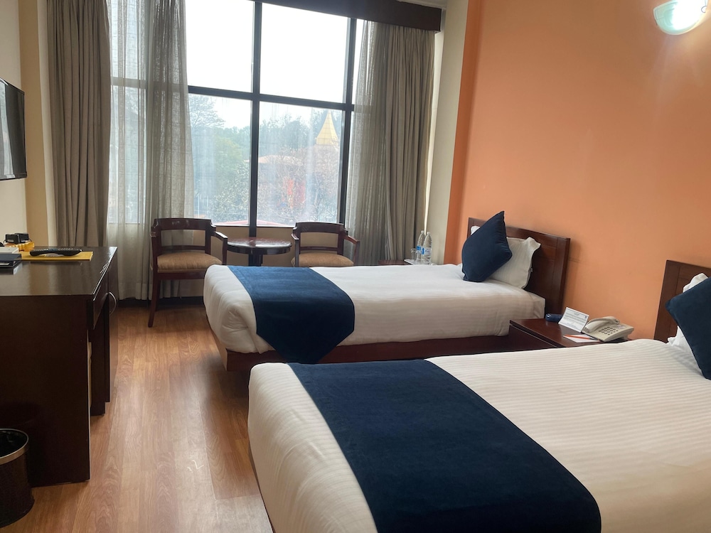 SUMMIT RESIDENCY AIRPORT HOTEL 20/48