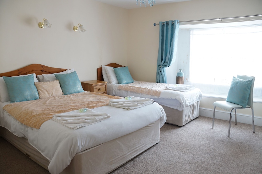 Eyre Court Hotel 7/50