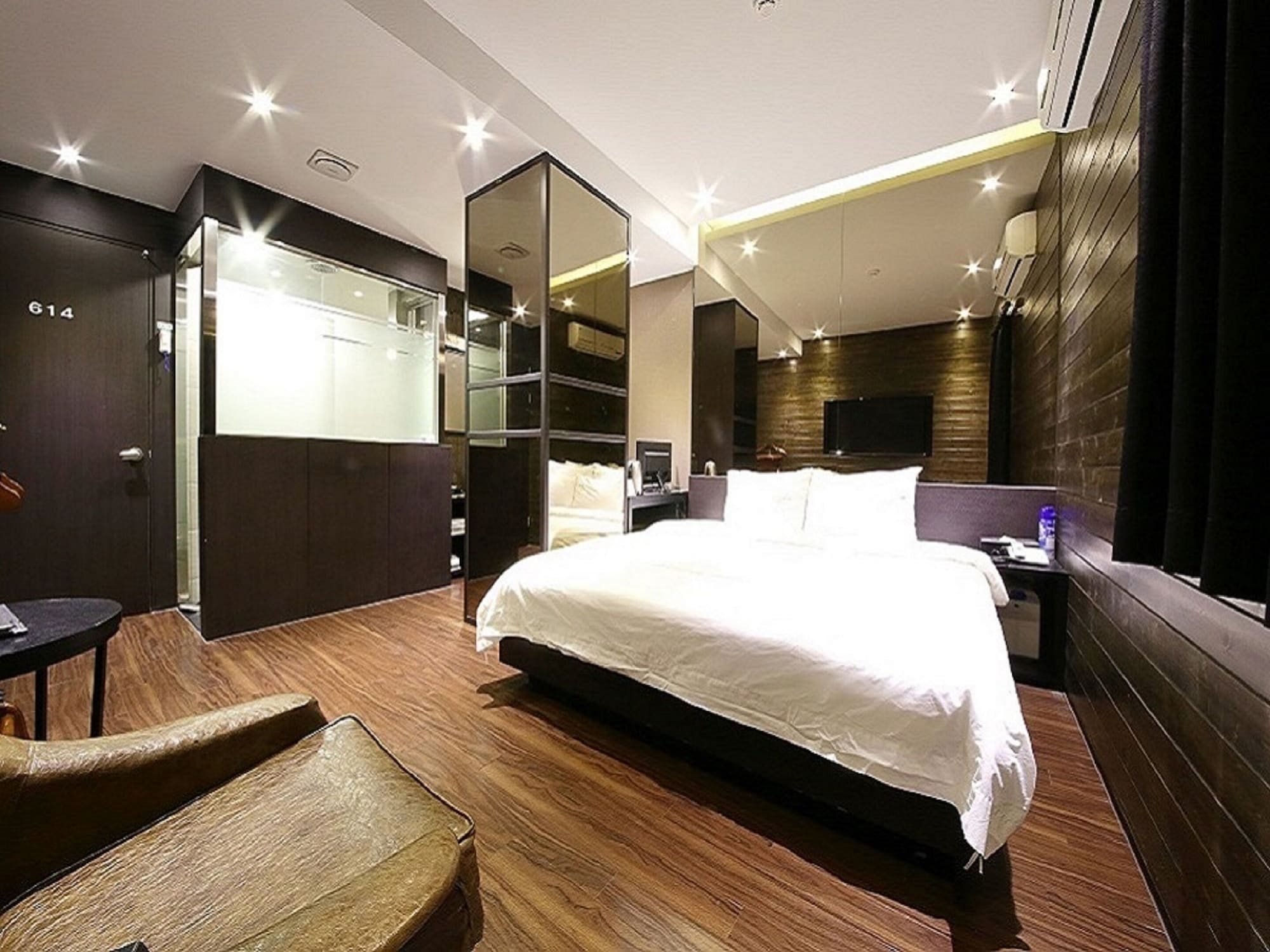 Interior, Design, Standard, Double Bed
