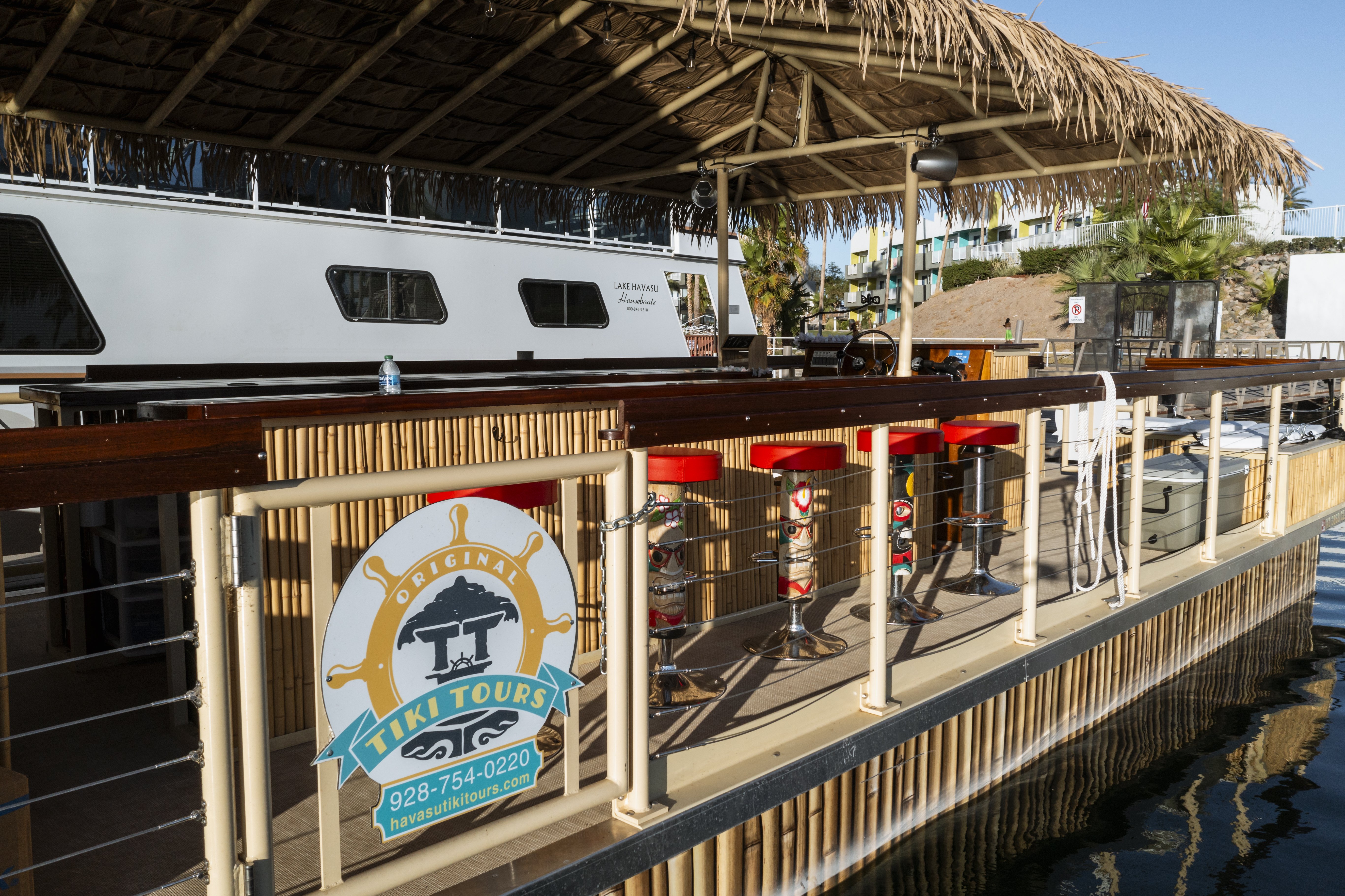 The Nautical Beachfront Resort 3/70