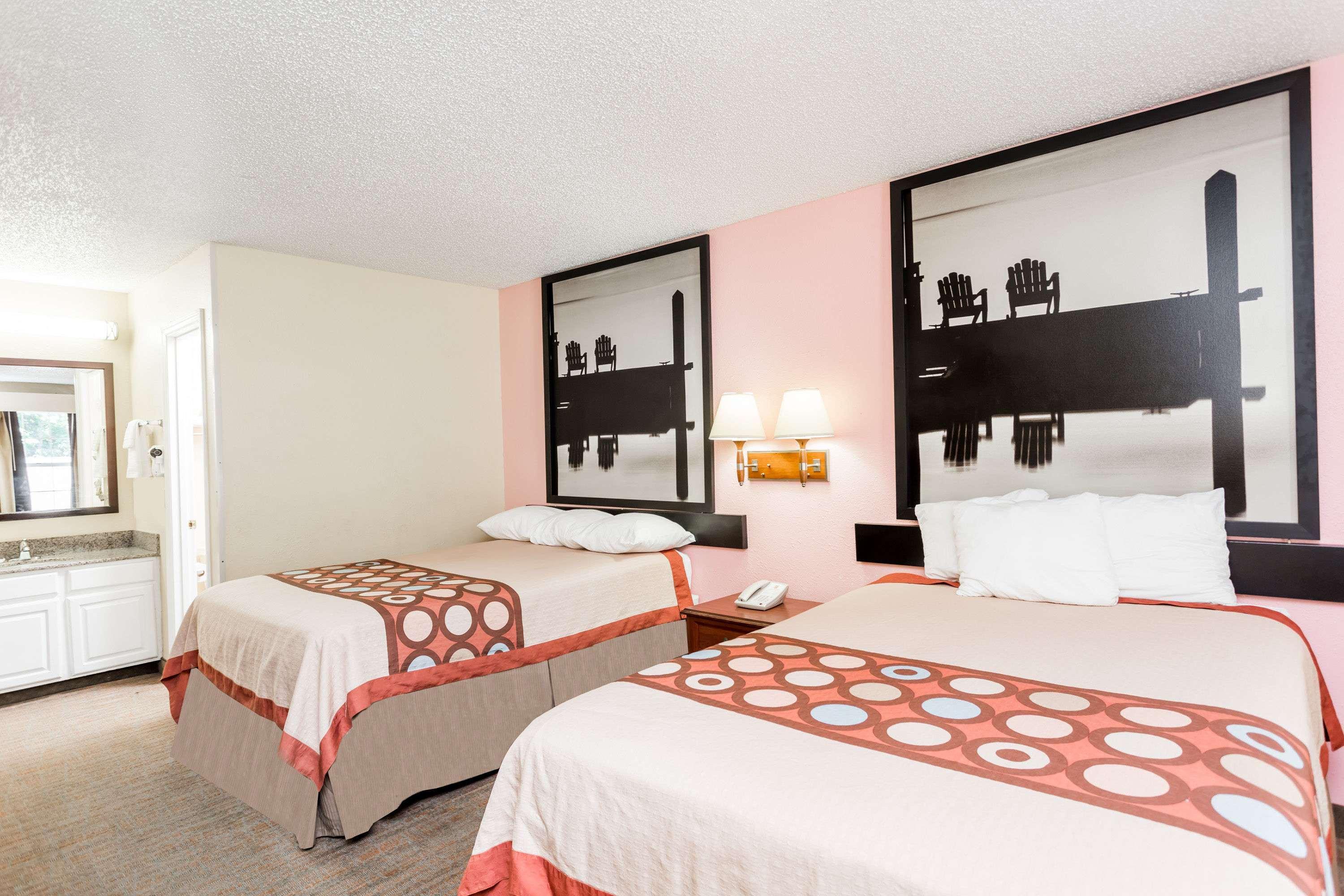Super 8 By Wyndham Statesboro 5/20