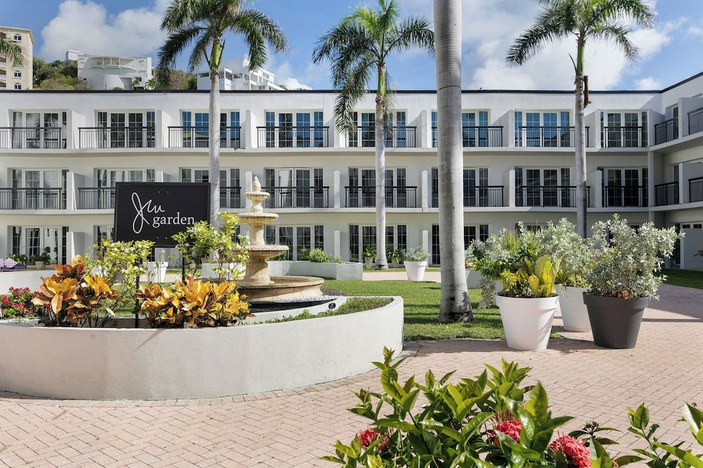 JW Marriott St. Maarten Beach Resort & Spa 4/50