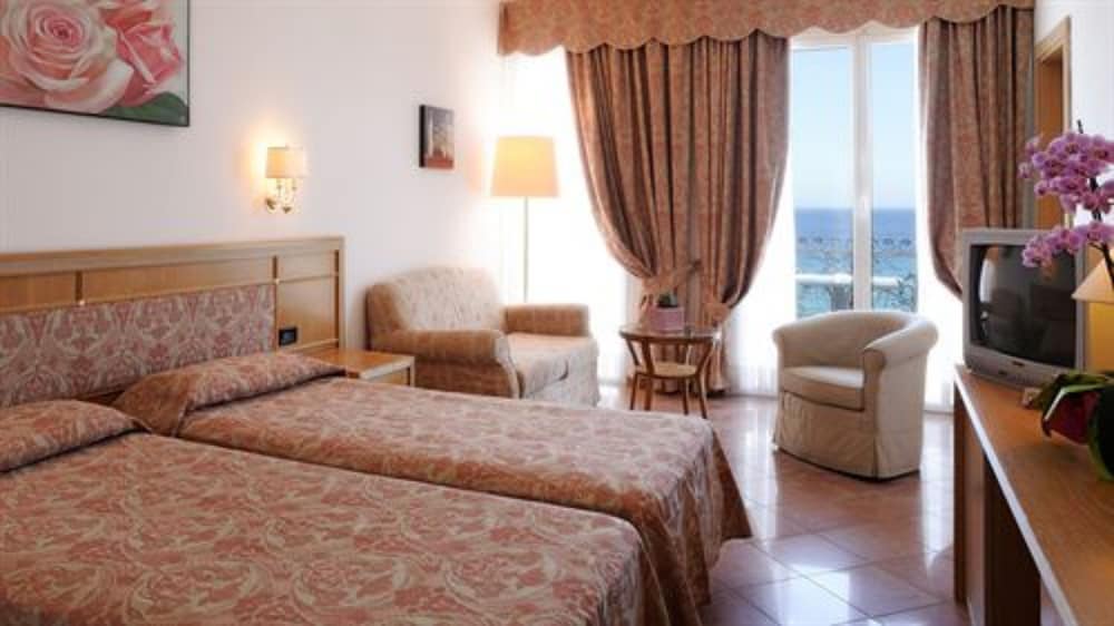 Grand Hotel Mediterranee 13/64