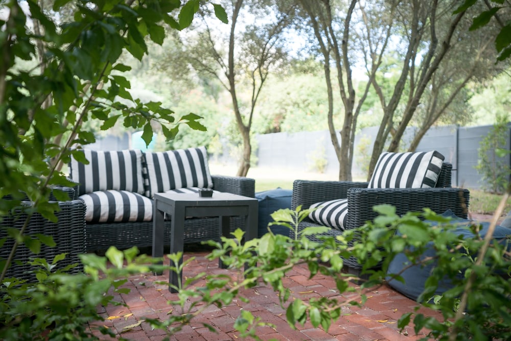 Ruby Rose Country House 42/47