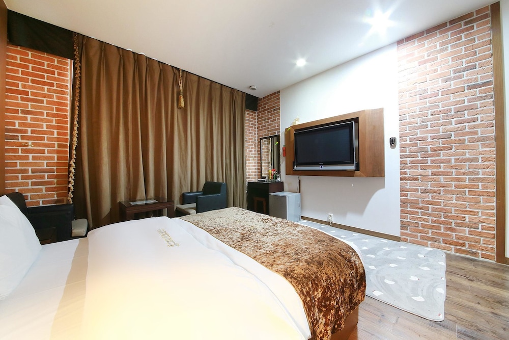 Carlton Hotel 30/62