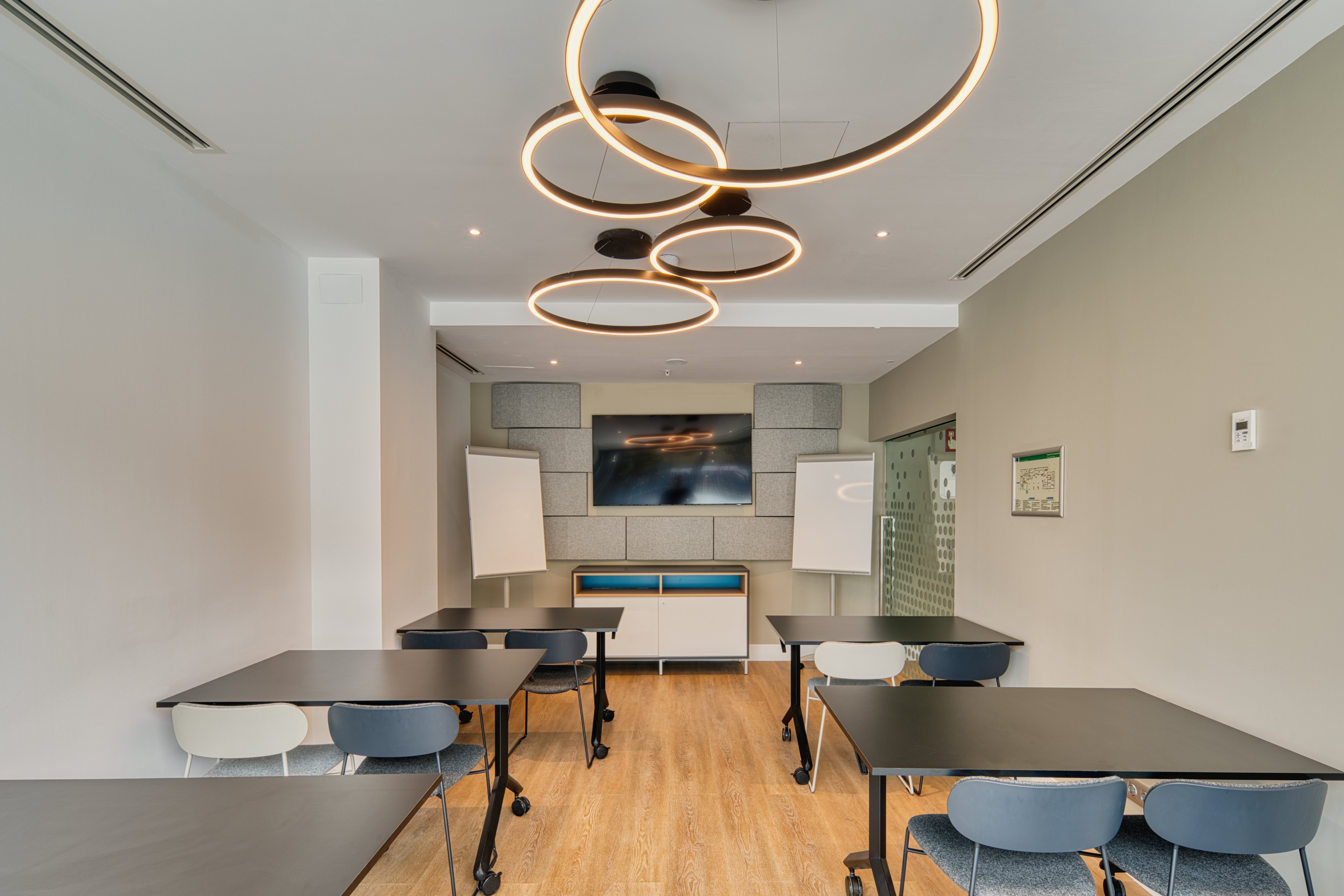 Holiday Inn Express Madrid Airport 28/40