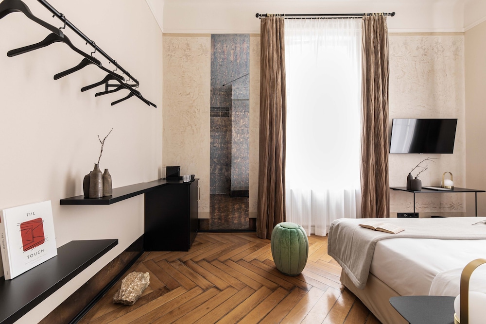 Zola Hotel Palais de Boheme 22/32