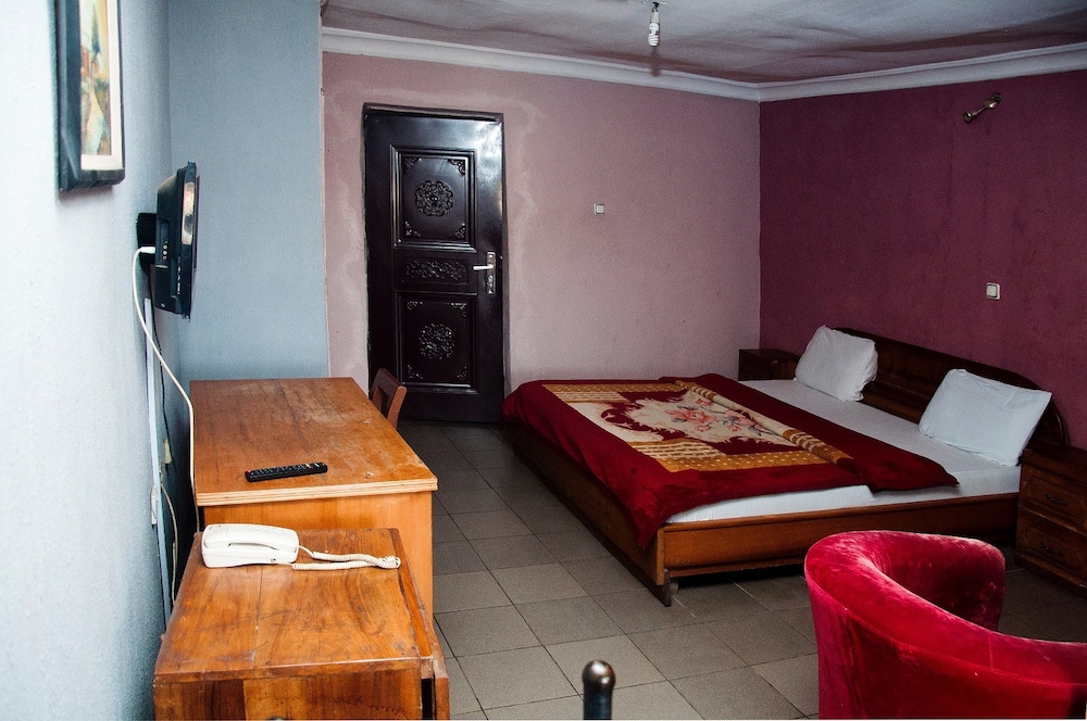 Alfoscar Hotel & Suites 15/26