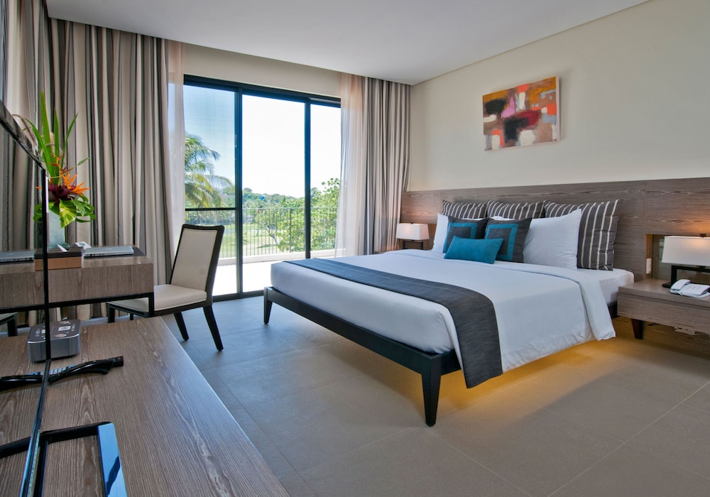 Fairways And Bluewater Newcoast Boracay 28/76