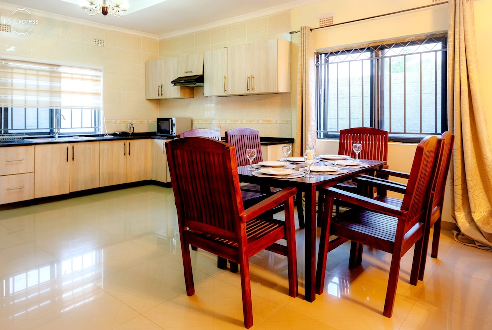 Exquisite Modern Apartment In Lusaka 33/47