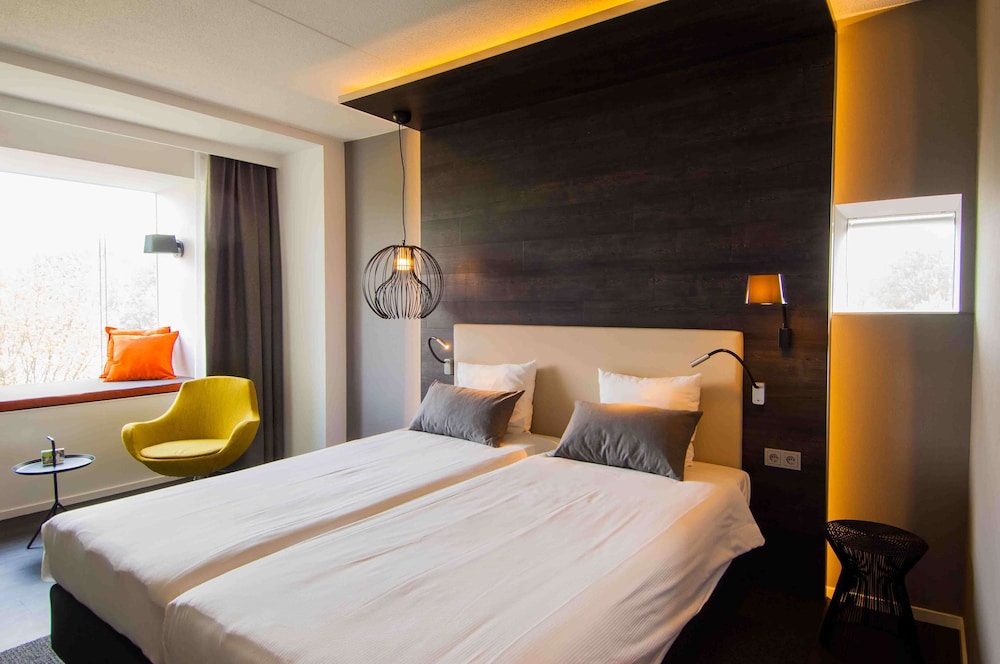 GOLDEN TULIP ZOETERMEER - DEN HAAG 10/64