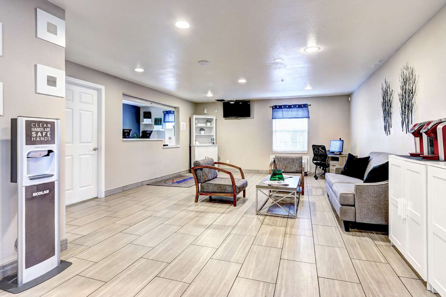 Suburban Studios Westminster Denver North 25/33