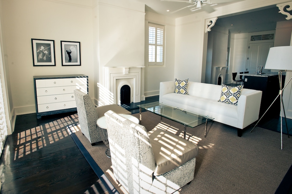 Melrose Mansion 25/68