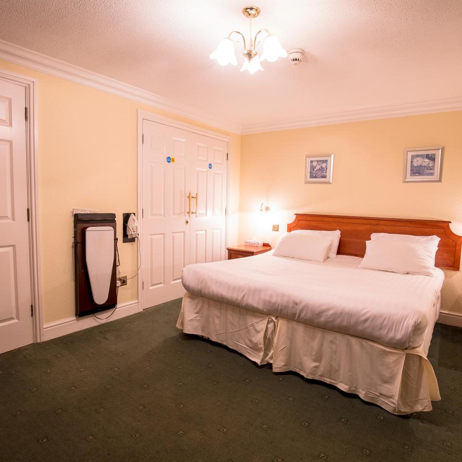 Room, Double Bed, Accessible