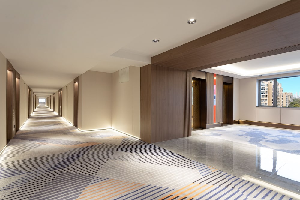 Holiday Inn Express Shanghai Gumei 34/56