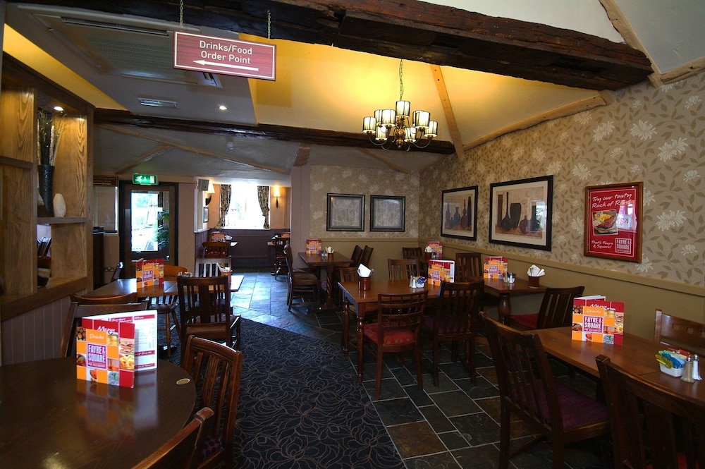 Premier Inn Macclesfield South West Hotel 23/28